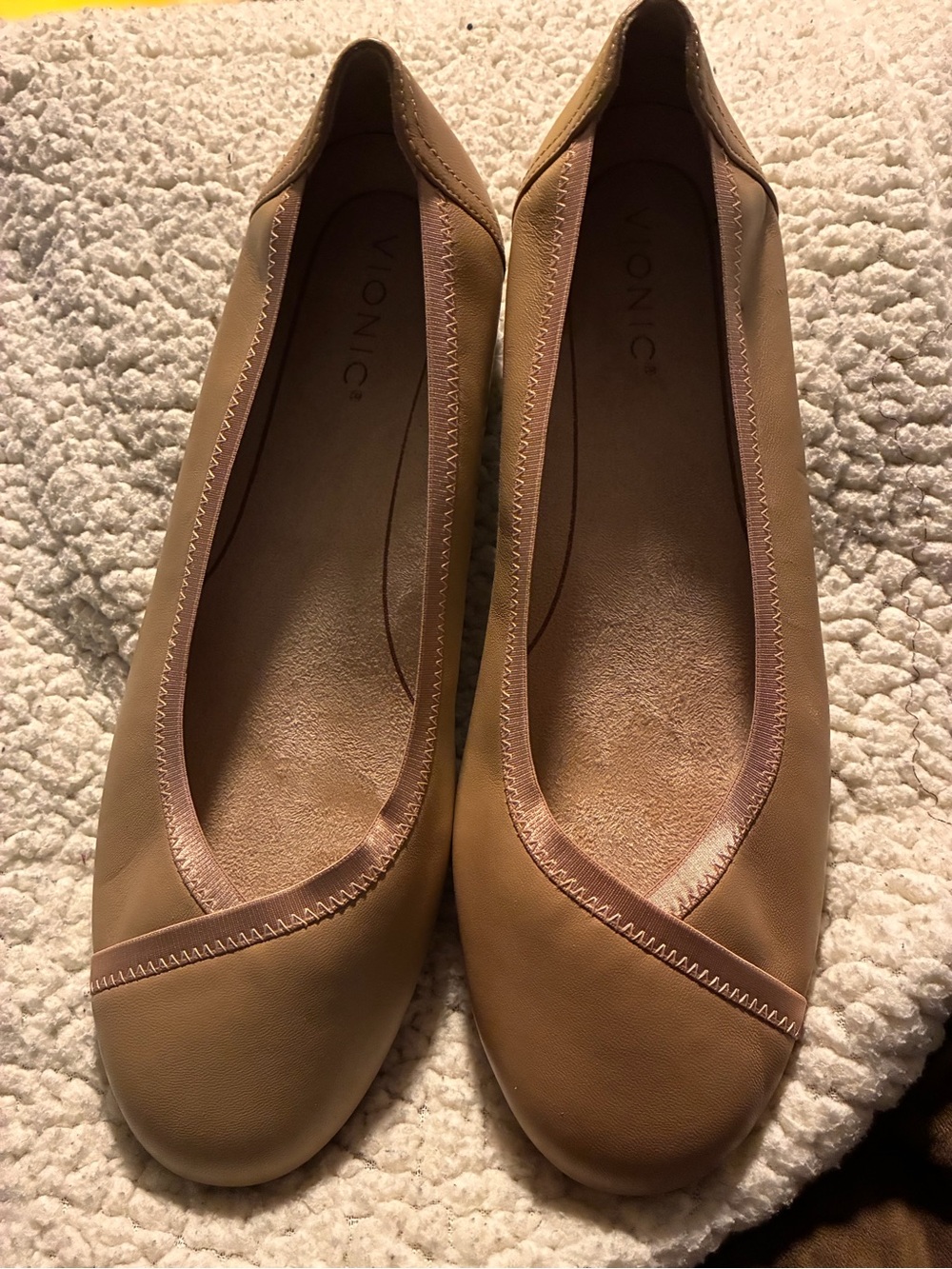 Vionic Women's Tan Ballet Flats with Soft Trim, size 10, comfy, like new